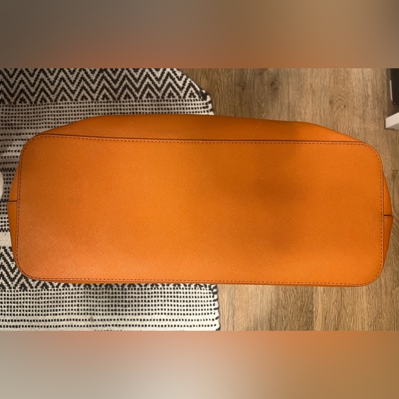 MK Jet Set Travel Saffiano Leather Chain Tote - Picture 6 of 6